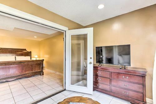 Lovely Lawrenceville Getaway With Private Yard!