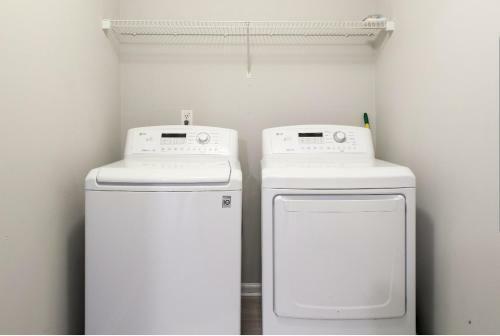 Chateau Allegra-sleep 8-clean, Spacious, & Stylish