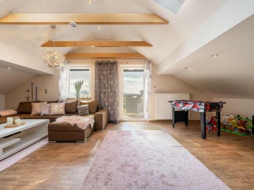 Inviting Apartment In Glei�enberg With Garden