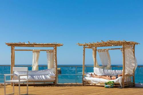 Sunny Villa By The Beach Surrounded By Pine Trees