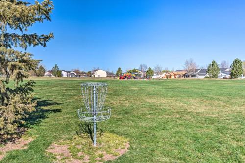 Stunning Nampa Home Nearby Park With Fire Pit!