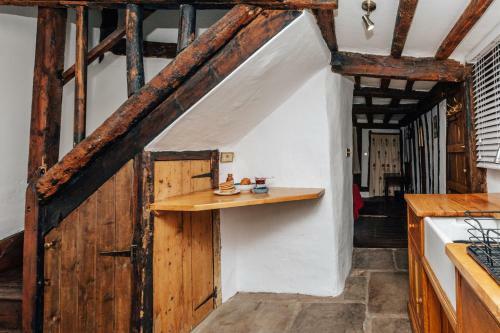 Tudor Cottage ? An Enchanting Unique Stay