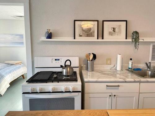 Tranquil Apartment For R&r In Historic Uptown