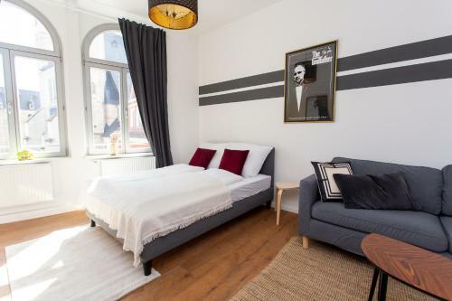 Full House Apartment Hotel