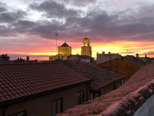 Apartamento �tico En El Centro de Toro Con Garaje