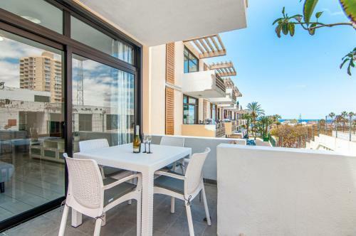 Central 2 Bedroom Apartment Playa de Las Americas