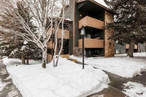 Apartamento Cozy Top Floor Condo With Mountain Views