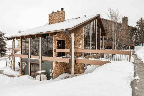 Apartamento Cozy Top Floor Condo With Mountain Views