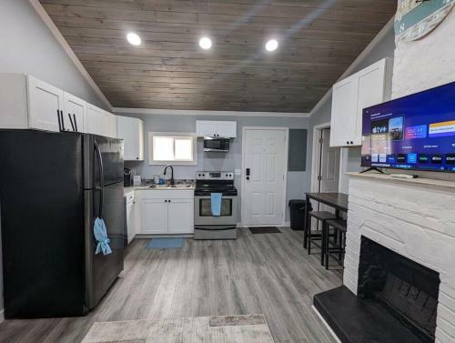 Summerlee Suite - Beautiful Remodeled Farmhouse