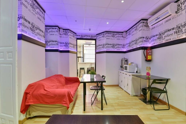 Feel Hostels City Center