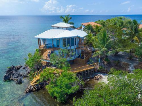 Awesome Over The Water Overlooking West End - Aire Agua Home