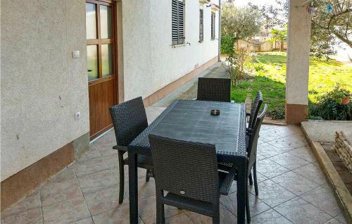 Beautiful Apartment In Galizana With 1 Bedrooms