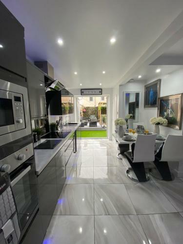 New?the Hottub House Blackpool Pleasure Beach