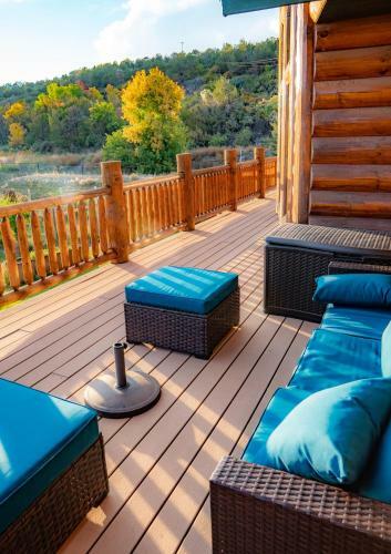 Spacious Luxury Log Home - 25 Min To Skiing, Boating And Trails!