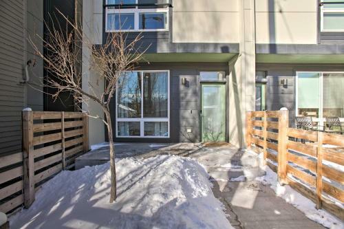 Modern Townhome With Rooftop Hot Tub And Mtn View