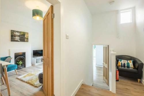 Cosy Two Bedroom Apartment In Excellent Location