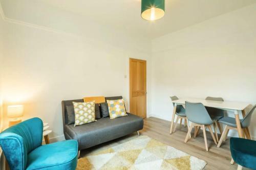 Cosy Two Bedroom Apartment In Excellent Location