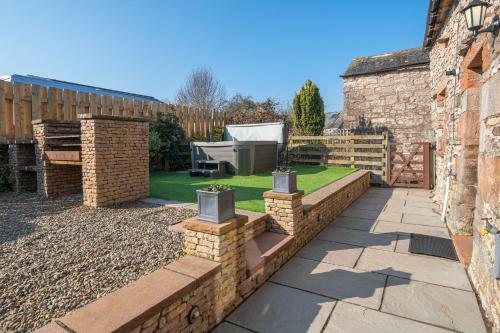 Moorfoot Court Cottages