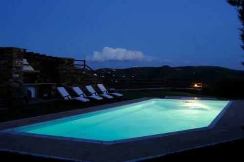 Andros: Luxurious Villa With Private Swimming Pool