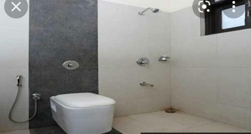 Apartamento Oyo Home 87523 Naini Homes