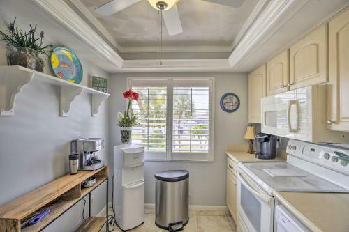 Apartamento Central Cape Coral Condo With Community Pool!