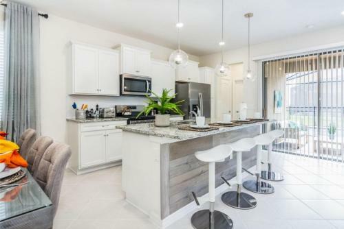 Fabulous Home With Pool At Solterra Resort St5501