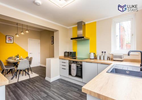 Apartamento ?beautiful 4 Bed House ? 1 Bed Ensuite? Durham?