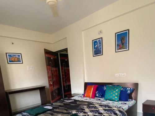 Oyo Home 87931 Jai Hanuman Apartment