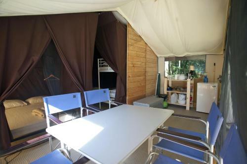 Camping Les Routes De Provence