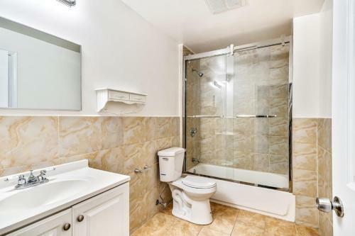 Apartamento Lovely 2bd Apt Steps From The Convention Center