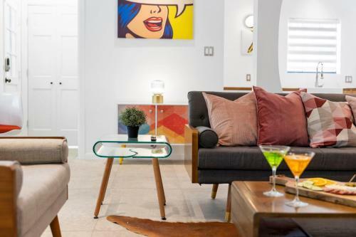 Unique Mid Century Modern In The Woodlands