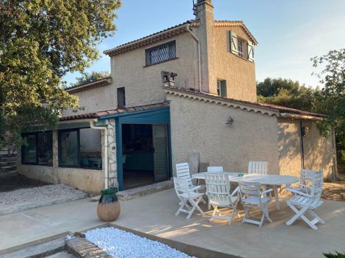 Belle Villa Proven�ale Avec Piscine Class�e 4 �toiles