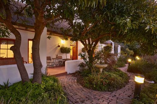 Hostal Yellow Aloe