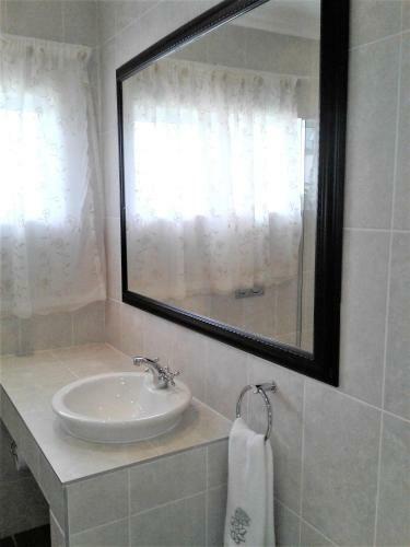 Hostal Rostalyn Guesthouse
