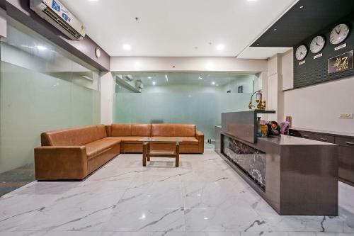 Hotel Oyo 77861 Elite Continental