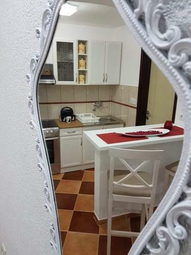 Sunshine Apartment With Private Pool And Parking