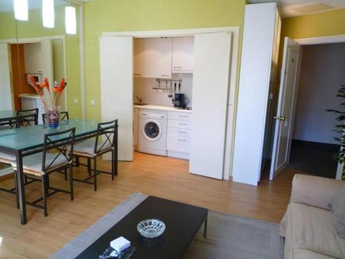 Dflat Escultor Madrid Apartments