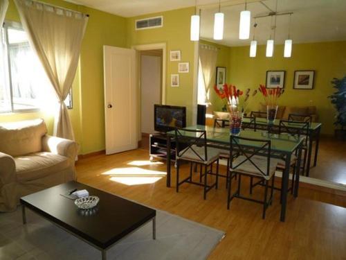 Dflat Escultor Madrid Apartments