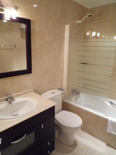 Dflat Escultor Madrid Apartments