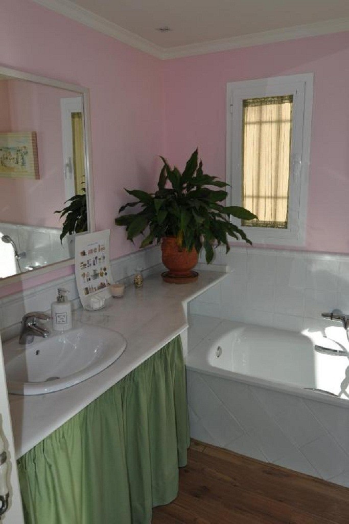 Hostal Welcome Inn Nerja Guest House Luxury Bed & Breakfast