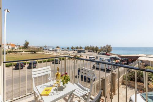 Maravola Home On The Beach, Parking & Wifi