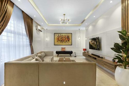 Elizabeth Steve?s Luxury 2 Bedroom Apartment