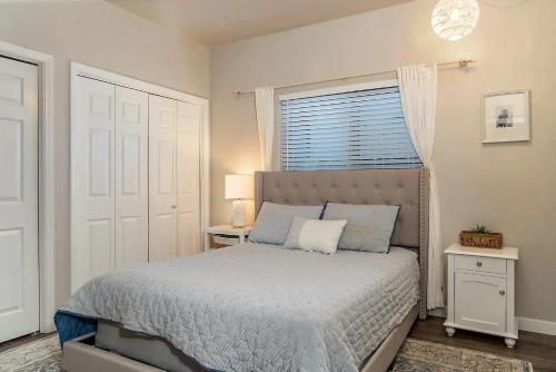 Family Friendly Beach House With Open Living Space