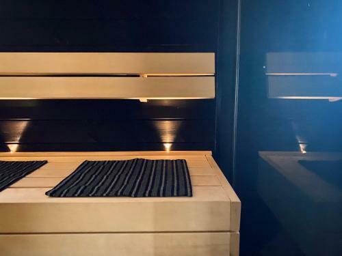 Moderni Loma-asunto Porealtaalla Ja Saunalla