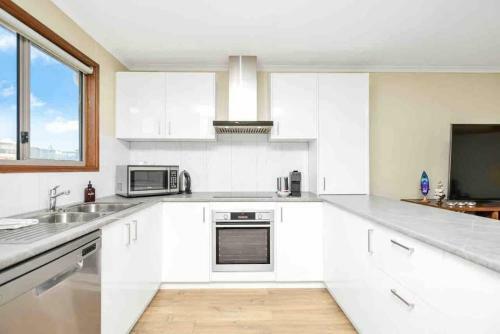 Ideal 3br Holiday House With Wifi And Beach View