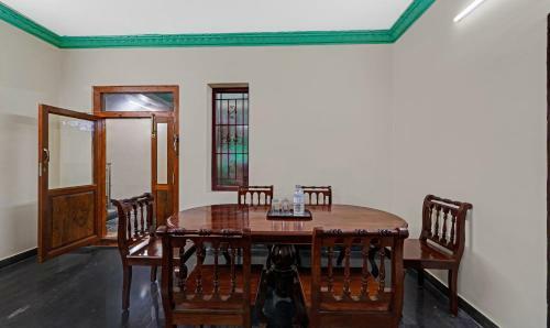 Hotel Treebo Trend Sri Saveraa Residency