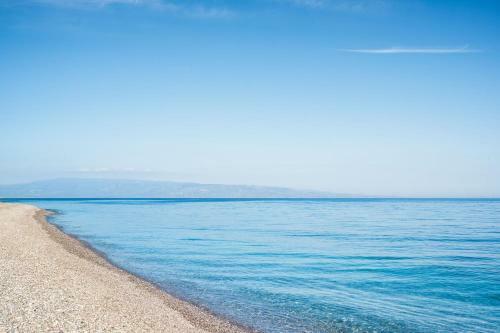 Apartamento Deluxe Blue Holiday Home Taormina Sea Front