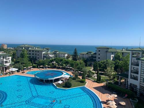 Private Apartments Cts In Emerald Beach Resort & Spa