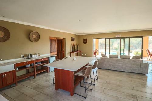 Hotel Golden Impalas Bush Resort
