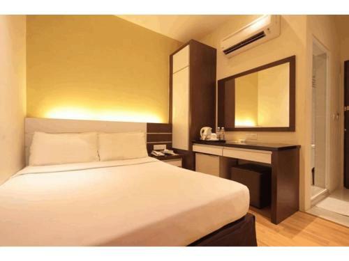 The V Hotel